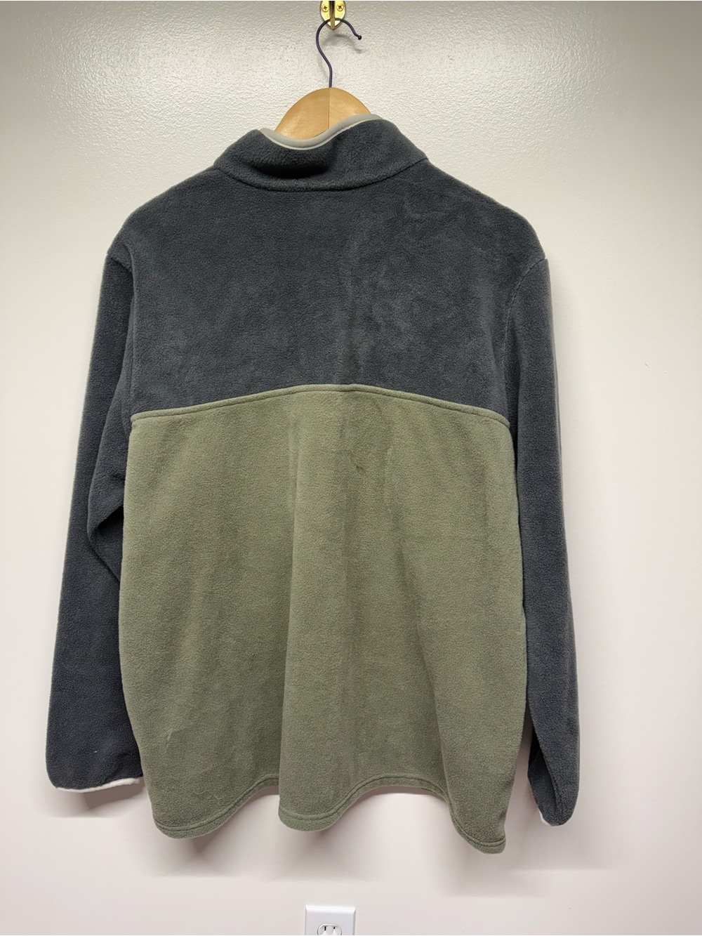 Columbia Olive Green and Charcoal Half-Snap Fleece Pullover - Picture 4 of 4